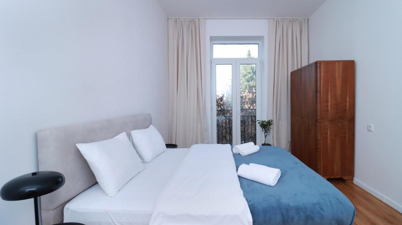 Stylish & Authentic 2BR Retreat in Central Tbilisi Wehost
