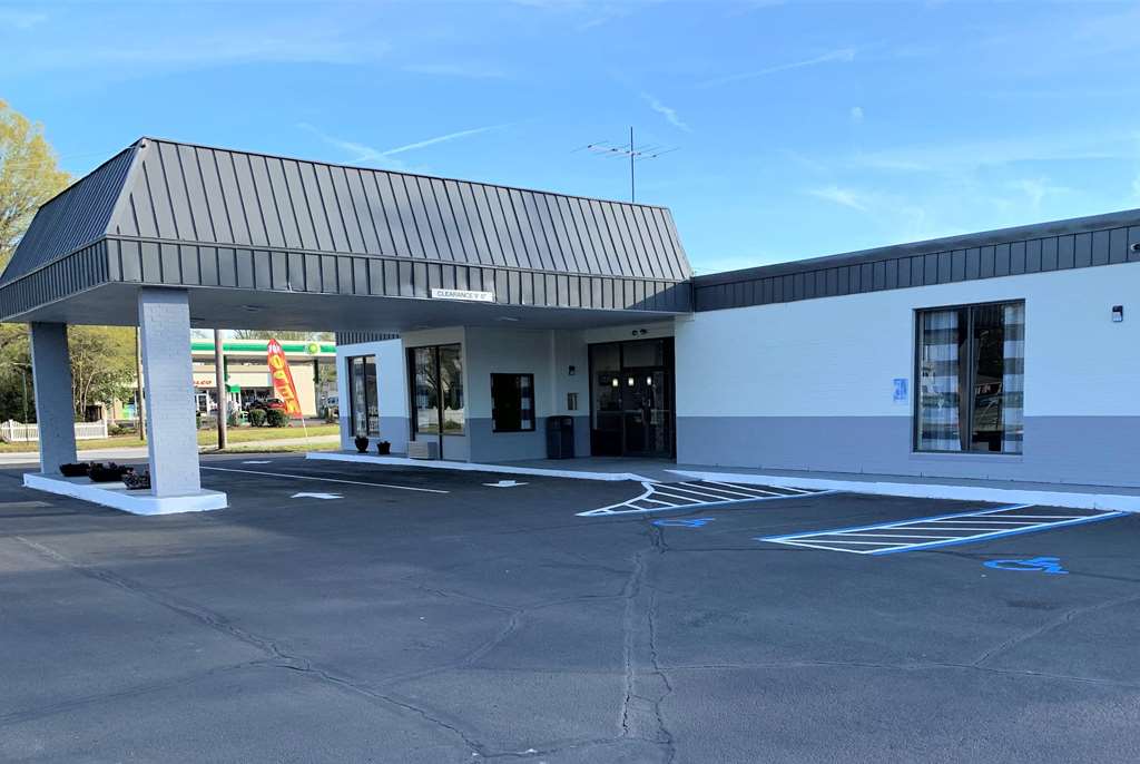 Baymont by Wyndham Cheraw - featured photo