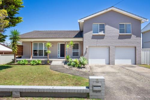 Salty Mermaid by Experience Jervis Bay in Vincentia, Australia
