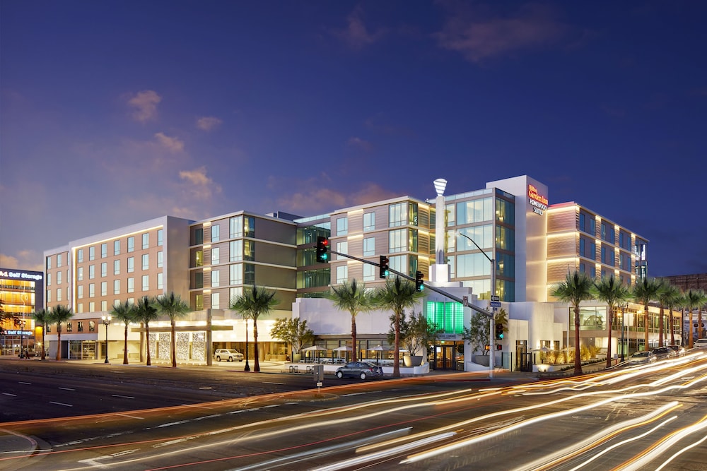 Hilton Garden Inn San Diego Downtown Bayside - photo 2