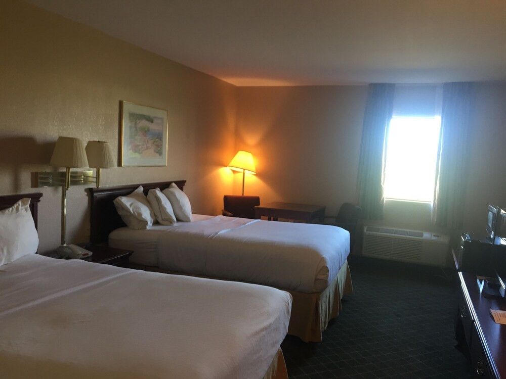 Briarwood Inn of Sparta - photo 7