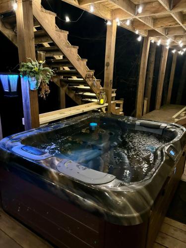 Serenity Now - carbon neutral hotel in Ferguson