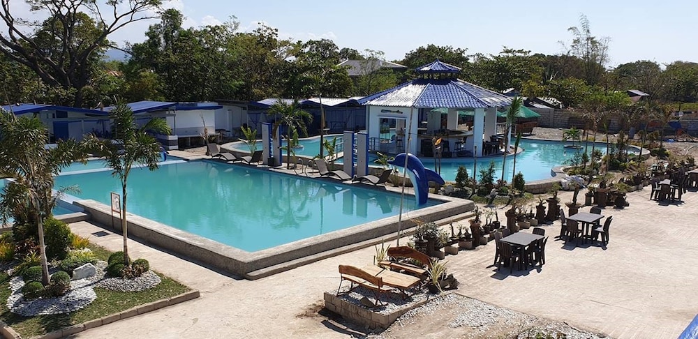 Villa Veronica Resort in Bauang, Philippines