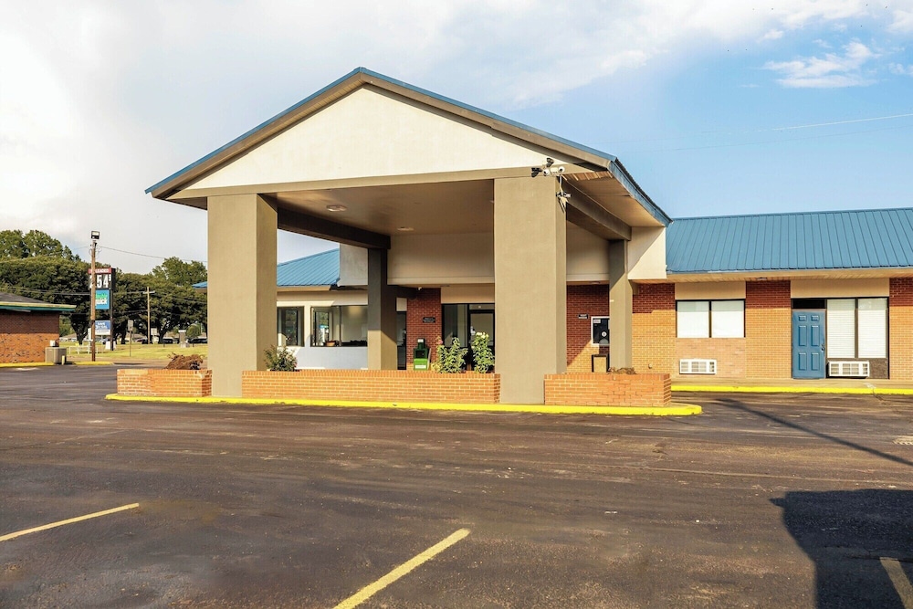 Motel6 Greenwood MS — hotel in Greenwood
