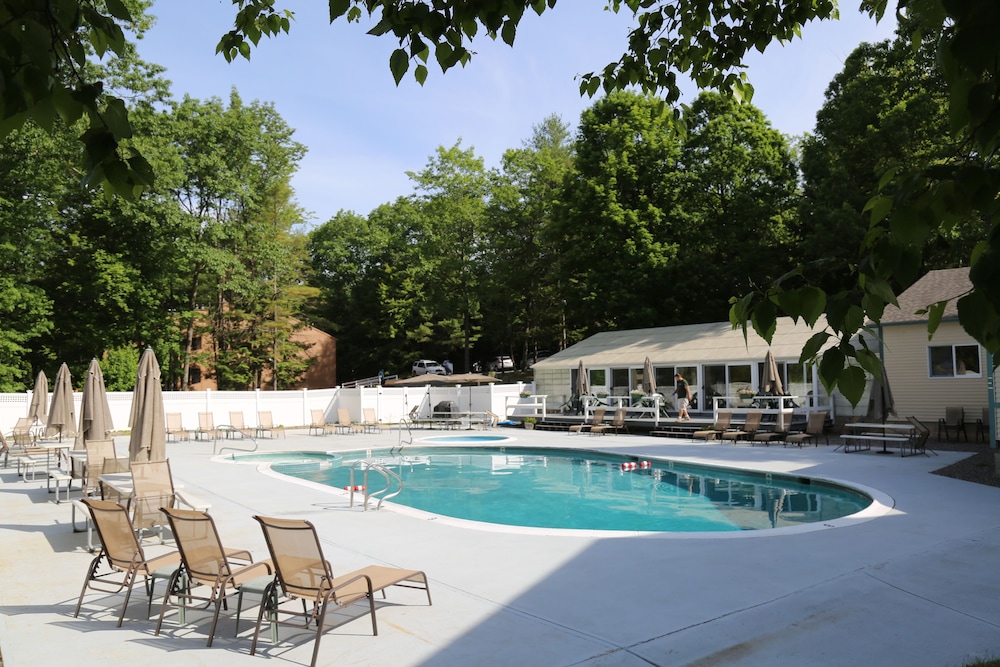 Cold Spring Plymouth Resort in Ashland, United States