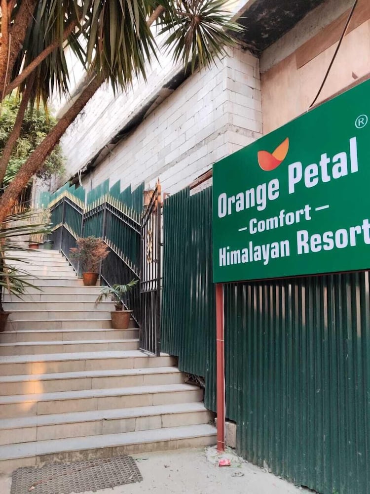 Orangepetal Comfort Himalayan Resort in Darjiling, India