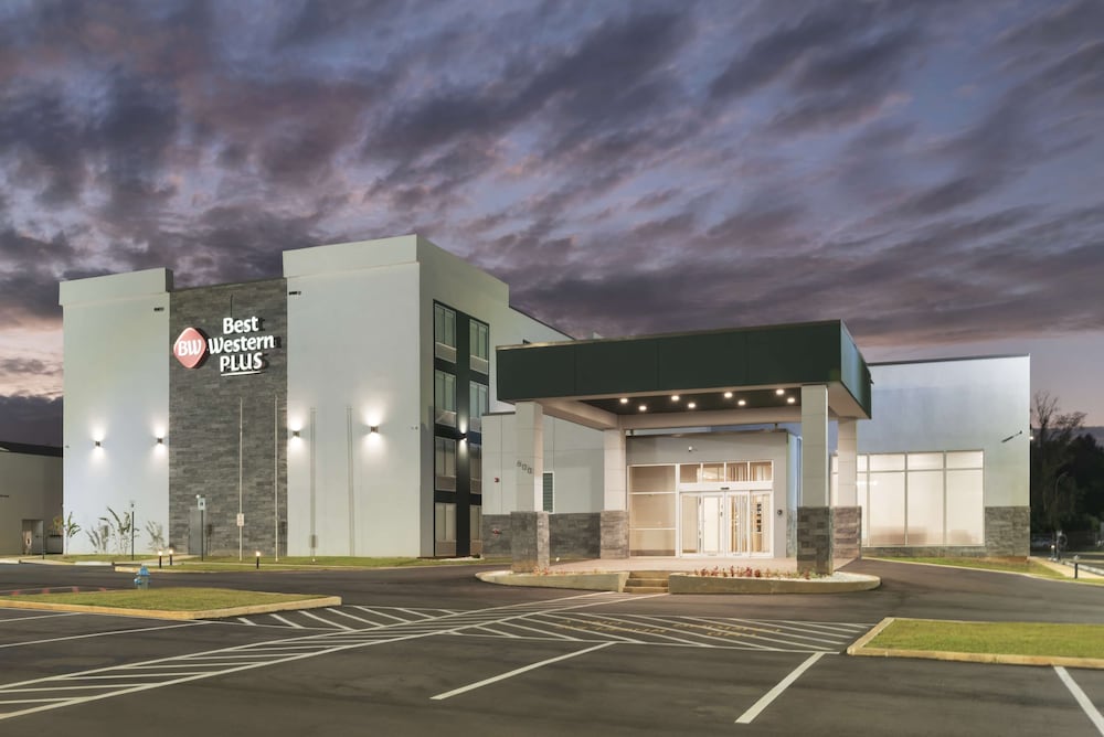 Best Western Plus Mobile Inn & Suites - photo 35