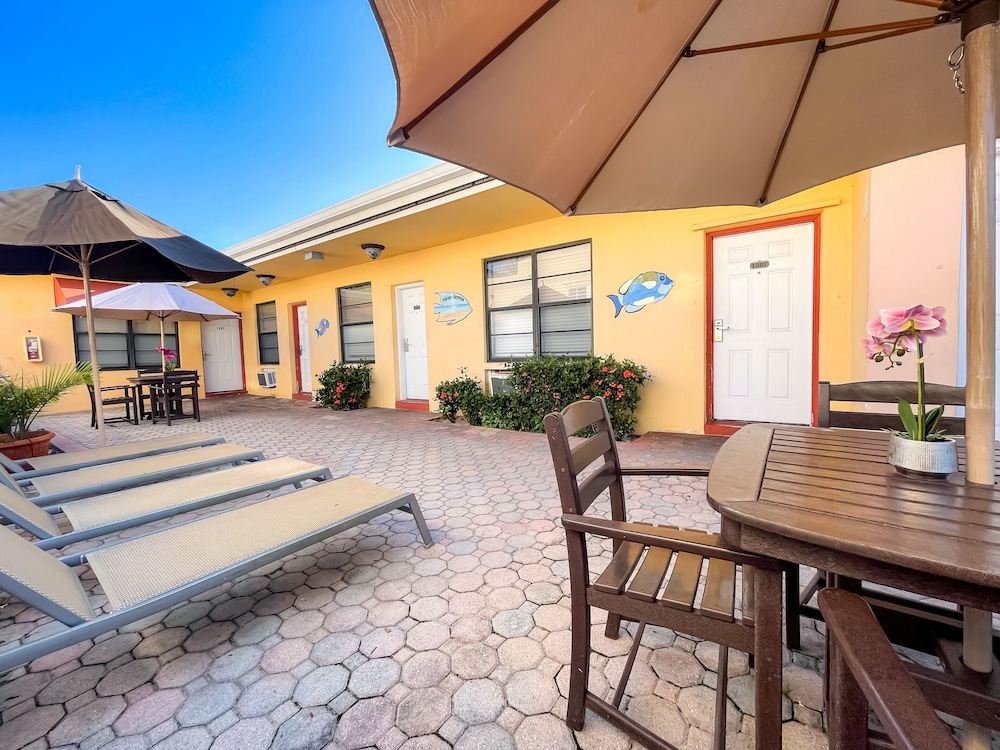 Greniers in Hollywood, United States