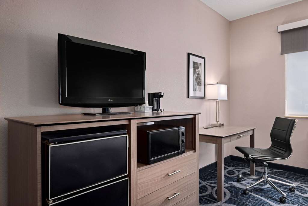 Baymont by Wyndham Waterloo - photo 31