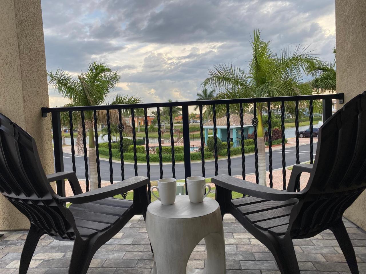 Bello 8 Beachside — hotel in Indian Harbour Beach