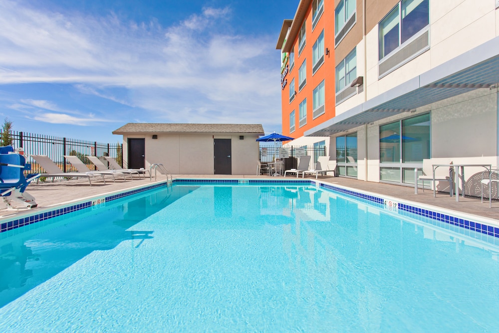Holiday Inn Express & Suites Moses Lake by IHG - photo 20