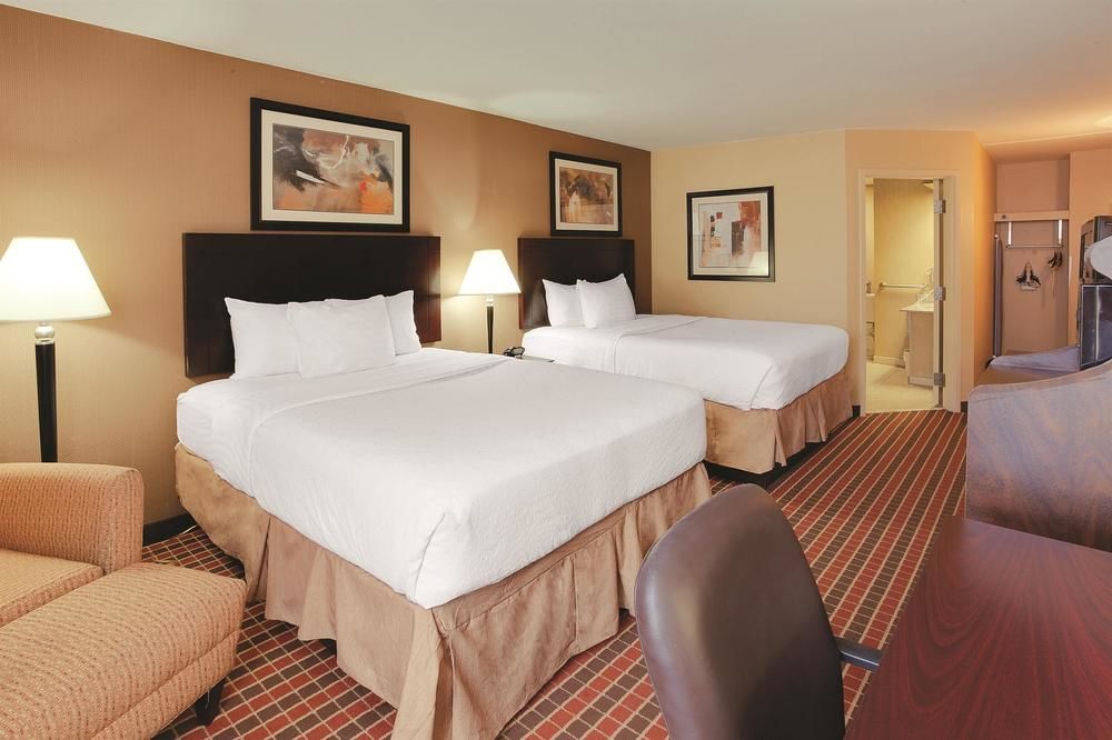 Holiday Inn Pittsburgh North - photo 9