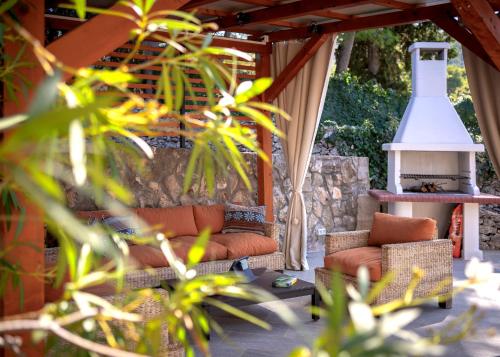 Villa Boric by the Sea — 4-Star Luxury Hotel in Stari Grad, Croatia