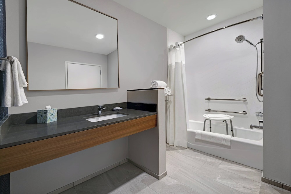 Fairfield Inn & Suites by Marriott Milwaukee Brookfield - photo 33