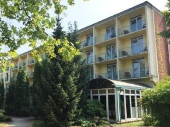 Hotel Jonathan — Balatonfoldvar — photo 3