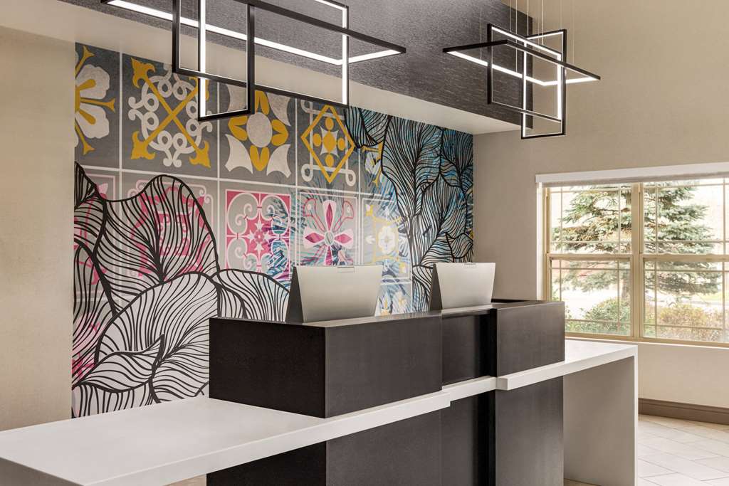 La Quinta Inn & Suites by Wyndham Lake George - photo 7
