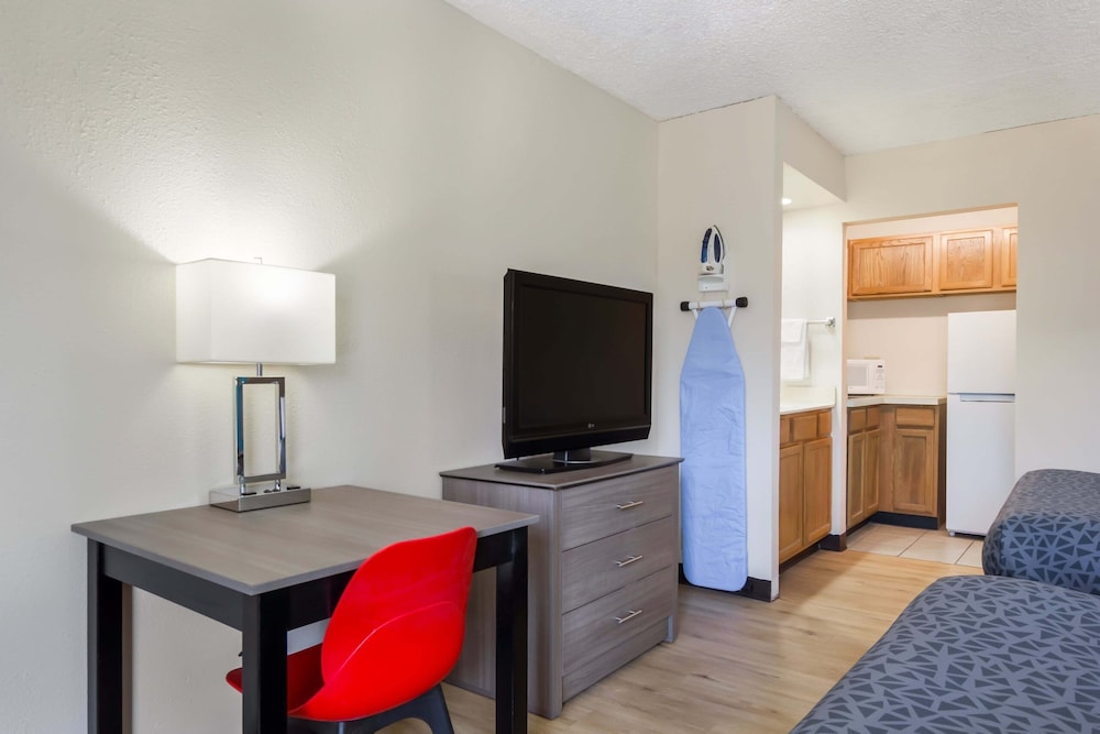 1 Life Studio and Suites - photo 22