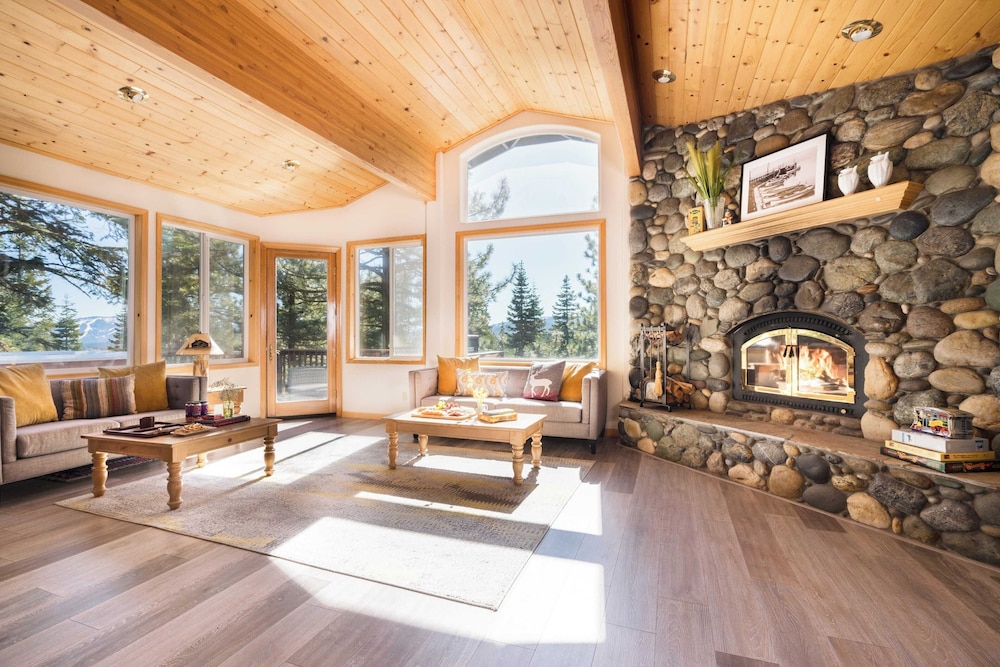 Sparrow by Avantstay Modern Mountain Retreat w Hot Tub Pool Table & Games - photo 4