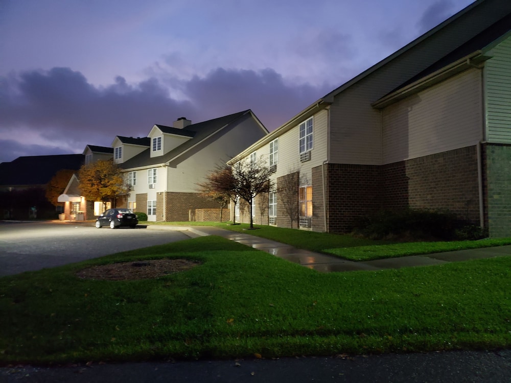 Candlewood Suites Wichita Northwest - photo 46