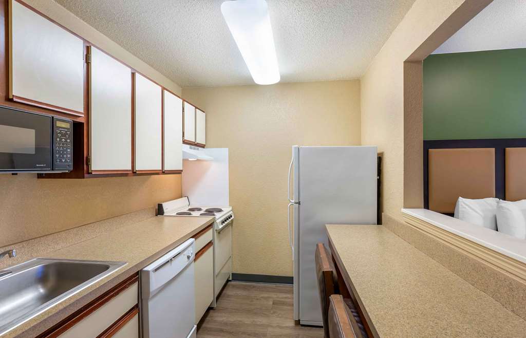Extended Stay America Suites Cleveland Middleburg Heights - photo 23