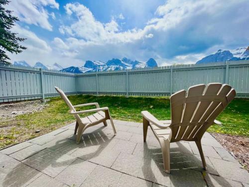 Nakiska 2 Bed 1 Bath with Mtn Views in Canmore, Canada