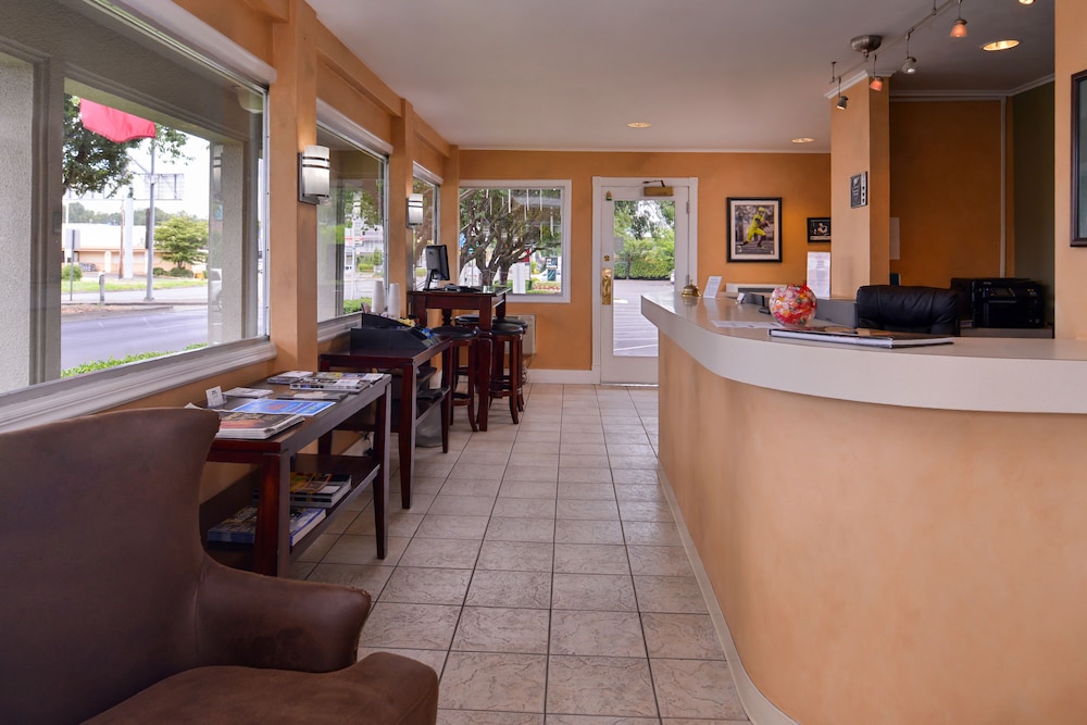 Campus Inn & Suites Eugene Downtown - photo 5