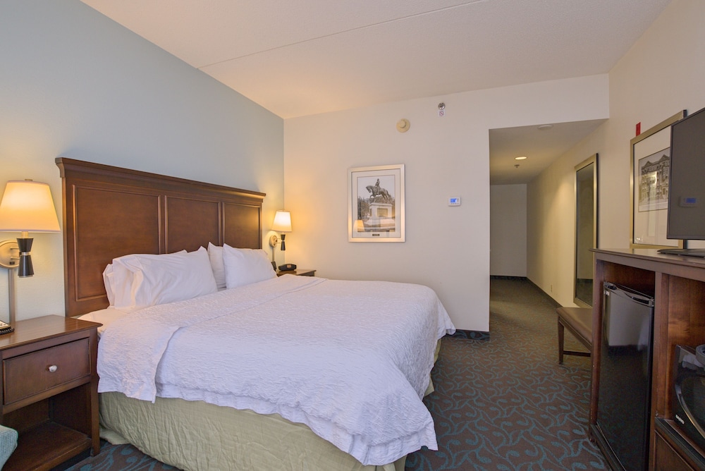 Hampton Inn Portsmouth Central - photo 8