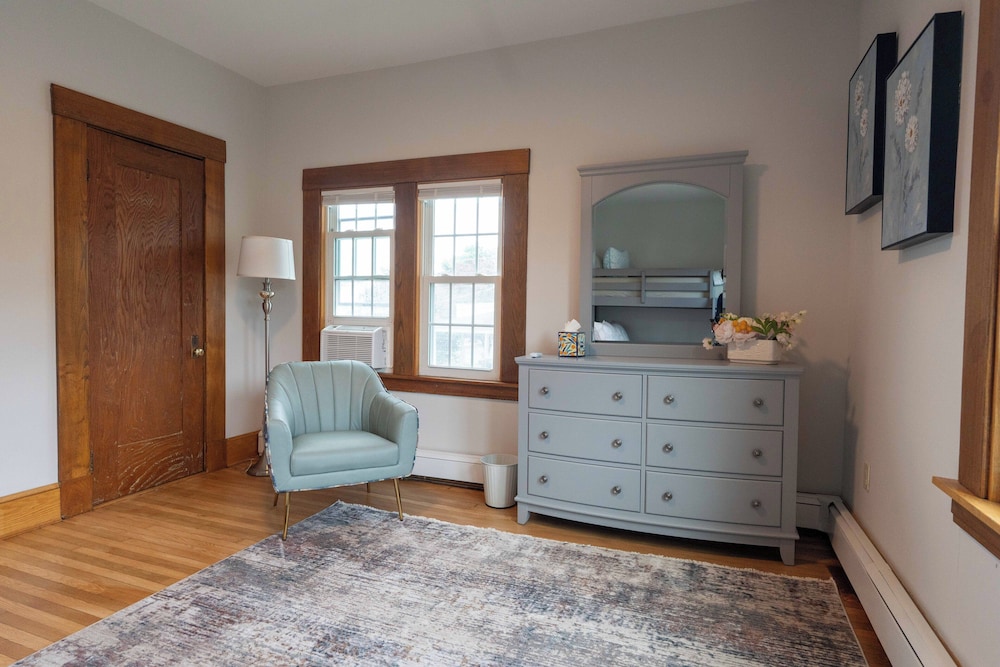 Beechmont Perfect for Family Retreat in Bridgeport, United States