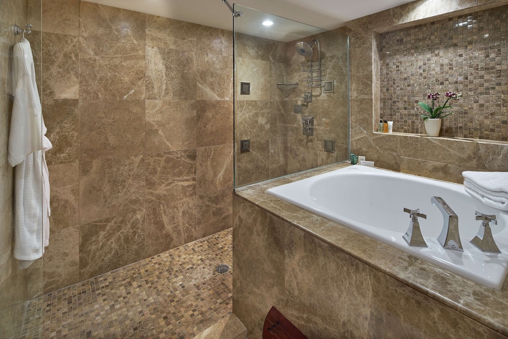 Hilton Raleigh North Hills - photo 30