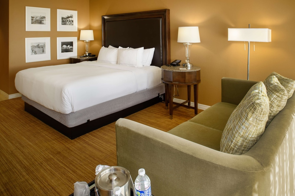 Hilton St. Louis Airport - photo 34