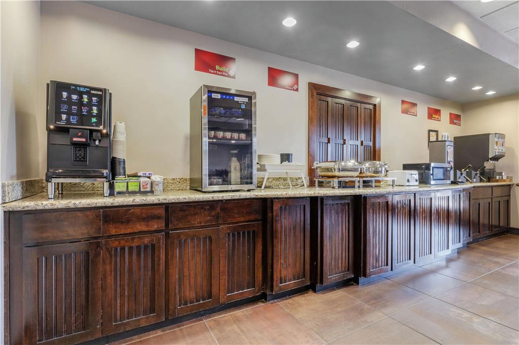 Best Western Plus Cimarron Hotel & Suites - photo 63