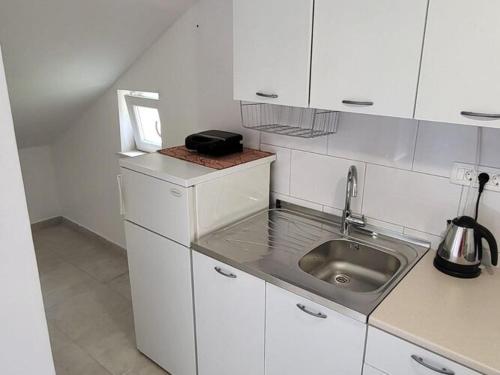 Apartment Dora Studio Apartment with Terrace