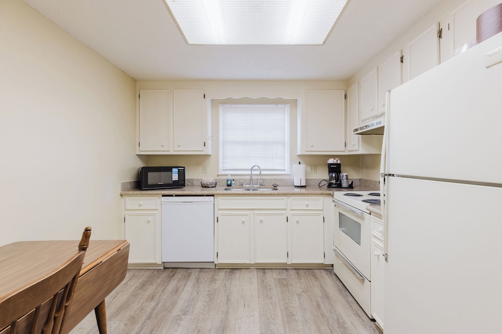 Merry Acres Inn - photo 19