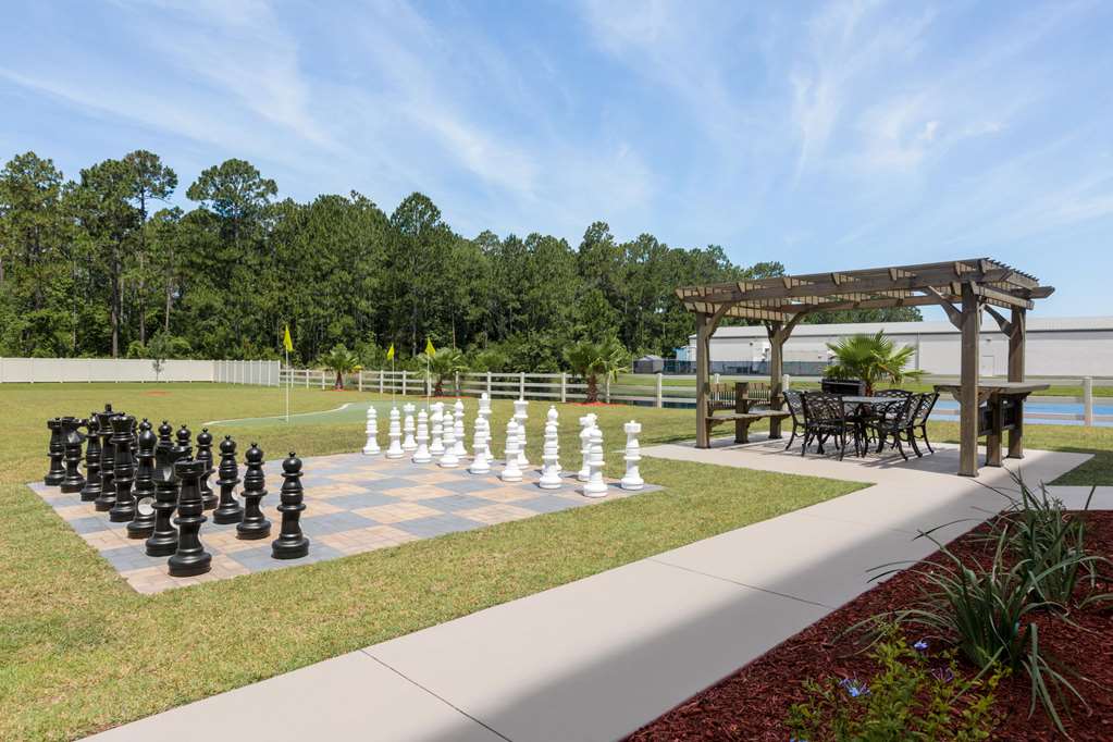 La Quinta Inn & Suites by Wyndham Brunswick Golden Isles - photo 27