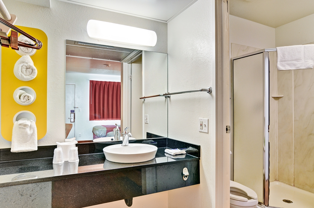 Motel 6 Pittsburgh PA Crafton - photo 21