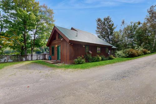 Serenity by the lake in Eden, United States