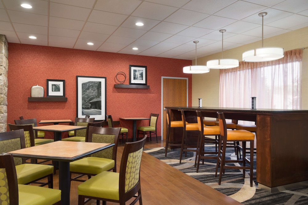 Hampton Inn Lehighton Jim Thorpe - photo 23
