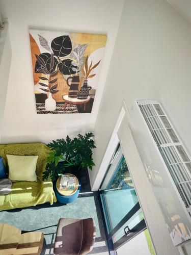 Sunny Oasis Modern Loft Hidden on Cashel — 4-Star Luxury Hotel in Christchurch, New Zealand