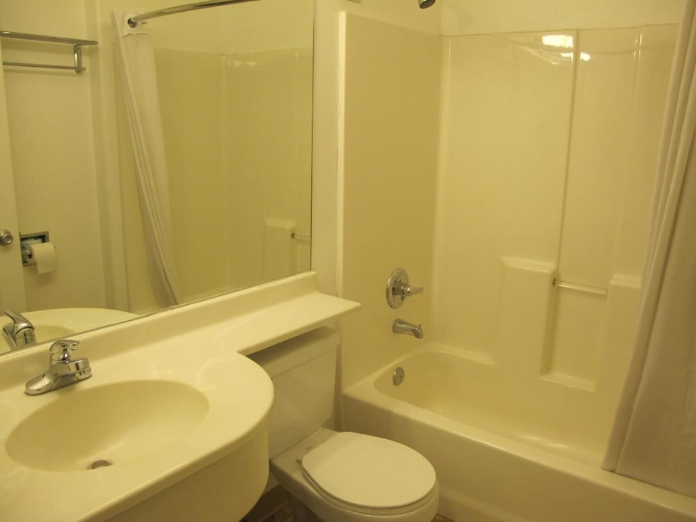Microtel Inn & Suites by Wyndham Eagle River Anchorage Area - photo 24