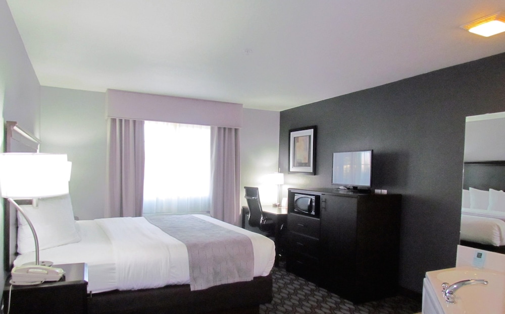 Oak Hill Inn & Suites - photo 21