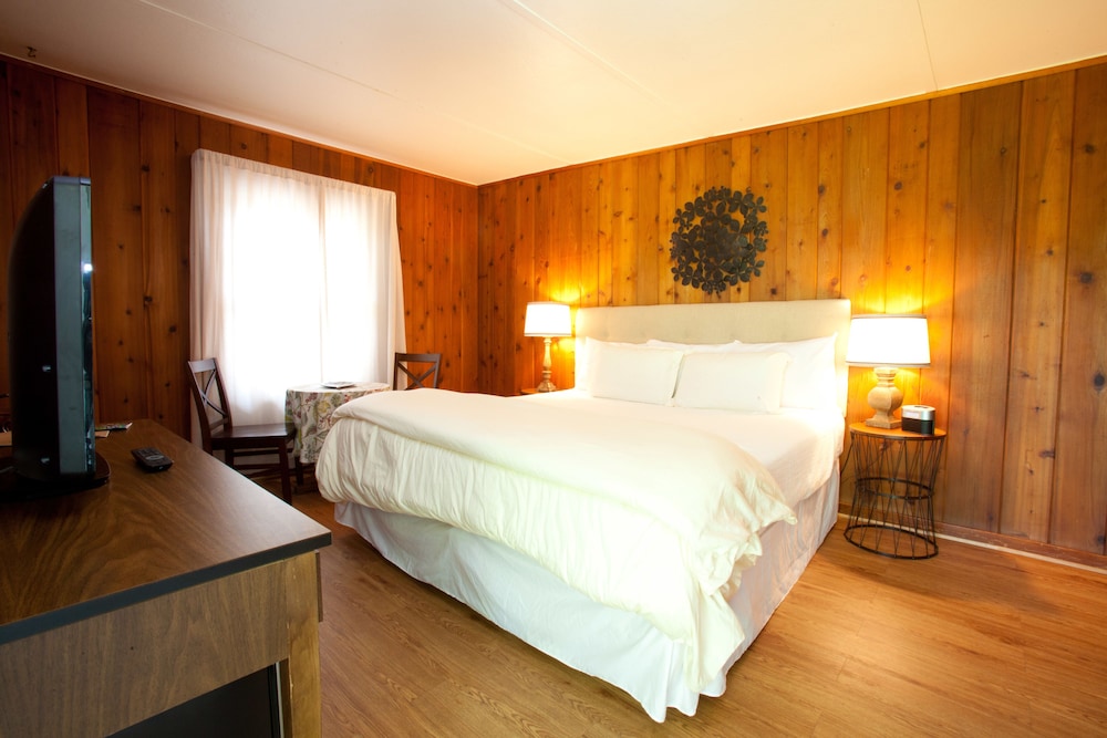 Whispering Winds Motel - photo 11
