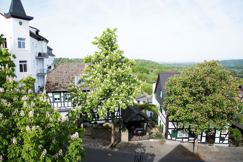 Haus Sonnenschein — Hennef — photo 2
