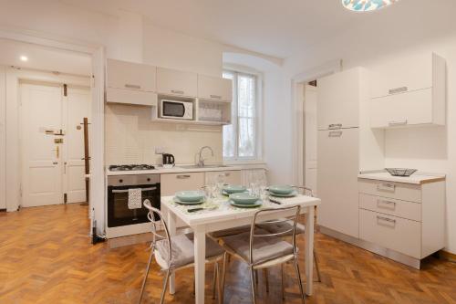 Palladio Due Spazioso 3 Camere — 4-Star Luxury Hotel in Trieste, Italy