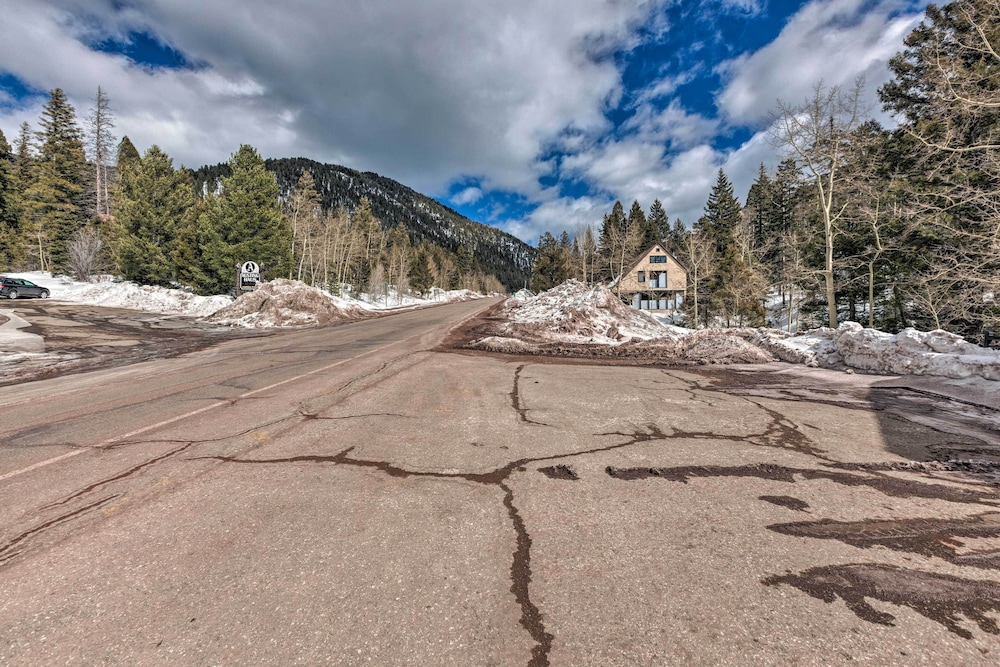 Cozy Streamside Studio 2 Mi to Taos Ski Resort - photo 15