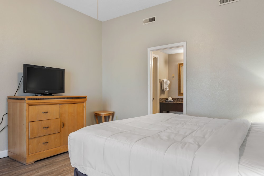 Ocean Crest Inn and Suites - photo 14