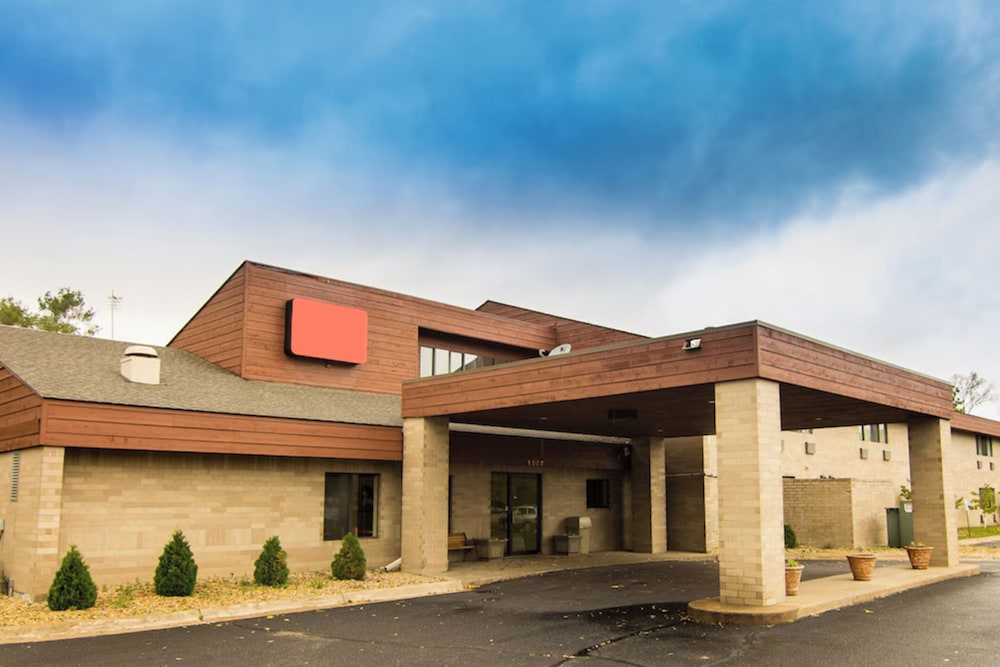 Coratel Inn & Suites By Jasper River Falls - photo 20