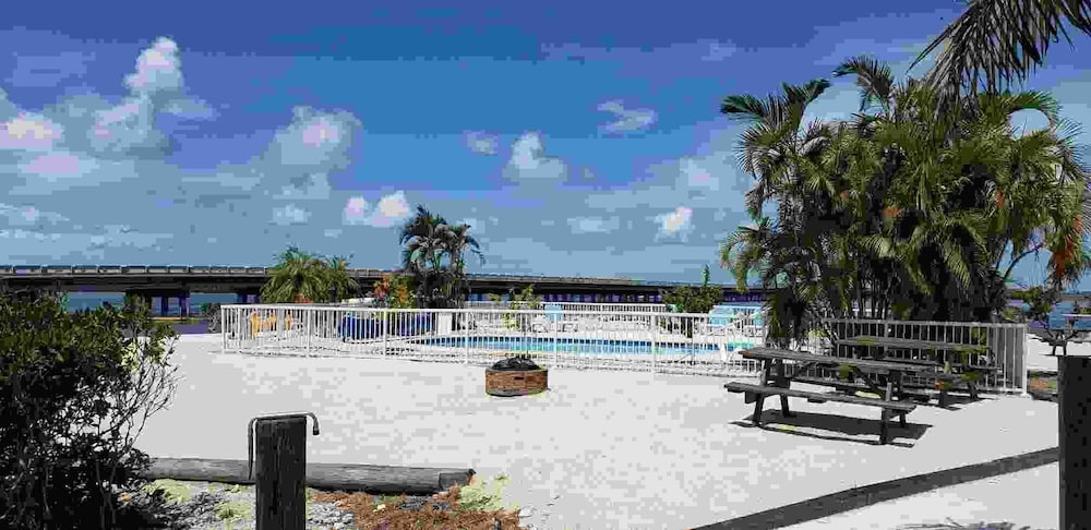 Old Wooden Bridge Resort & Marina - photo 119