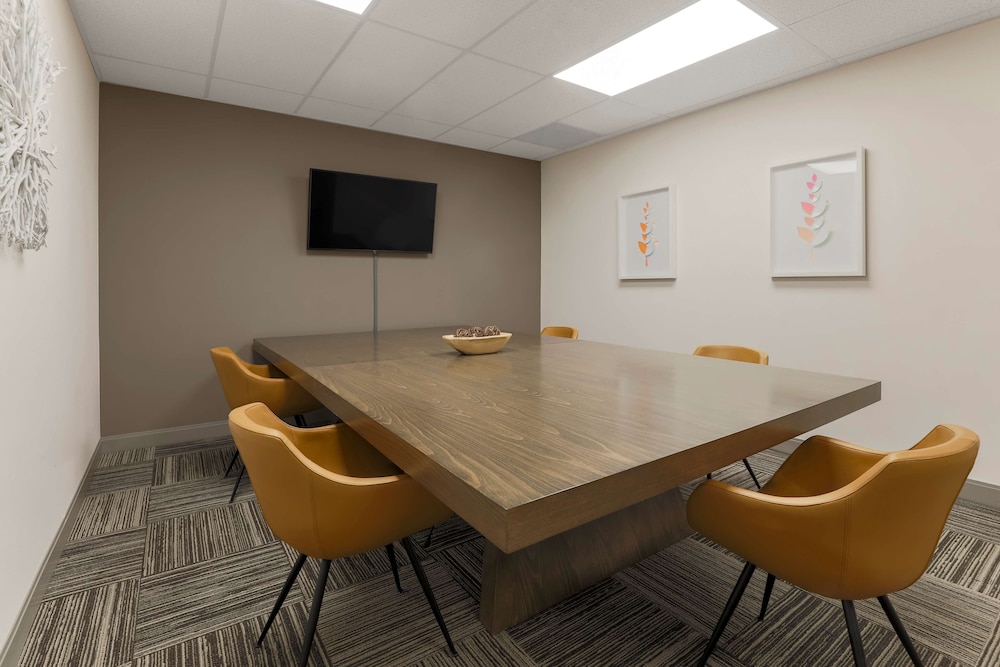 Hilton Garden Inn Davis Downtown - photo 24