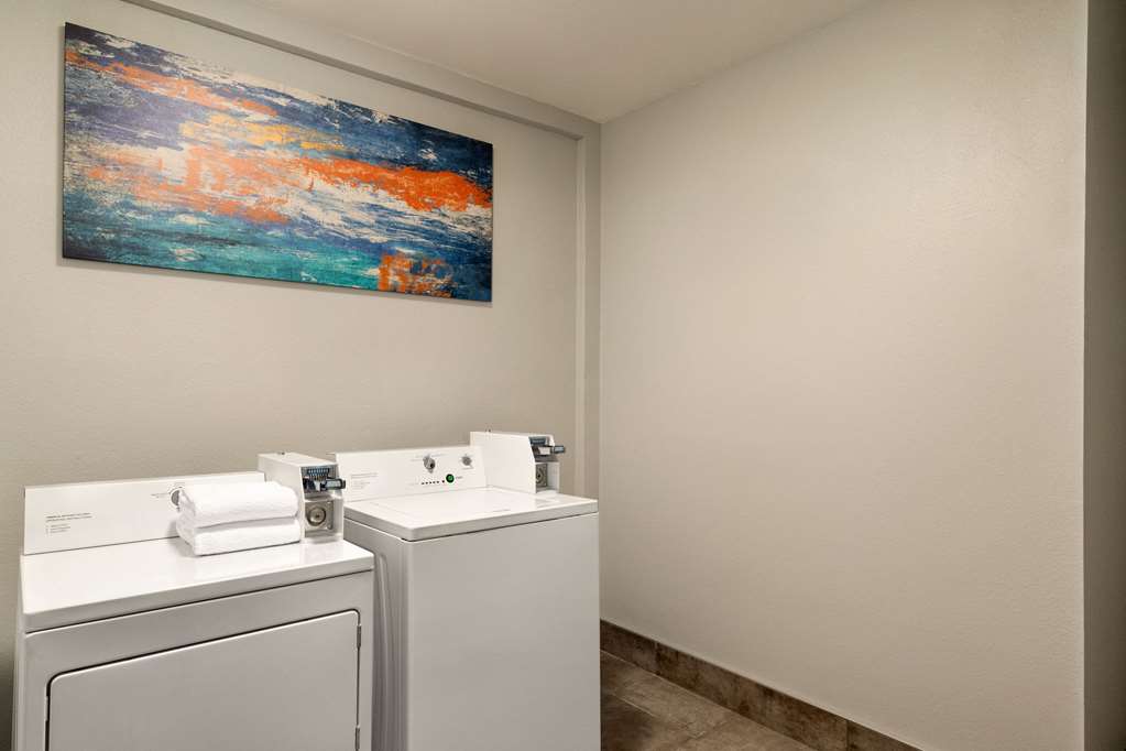 La Quinta Inn & Suites by Wyndham Salem OR - photo 30