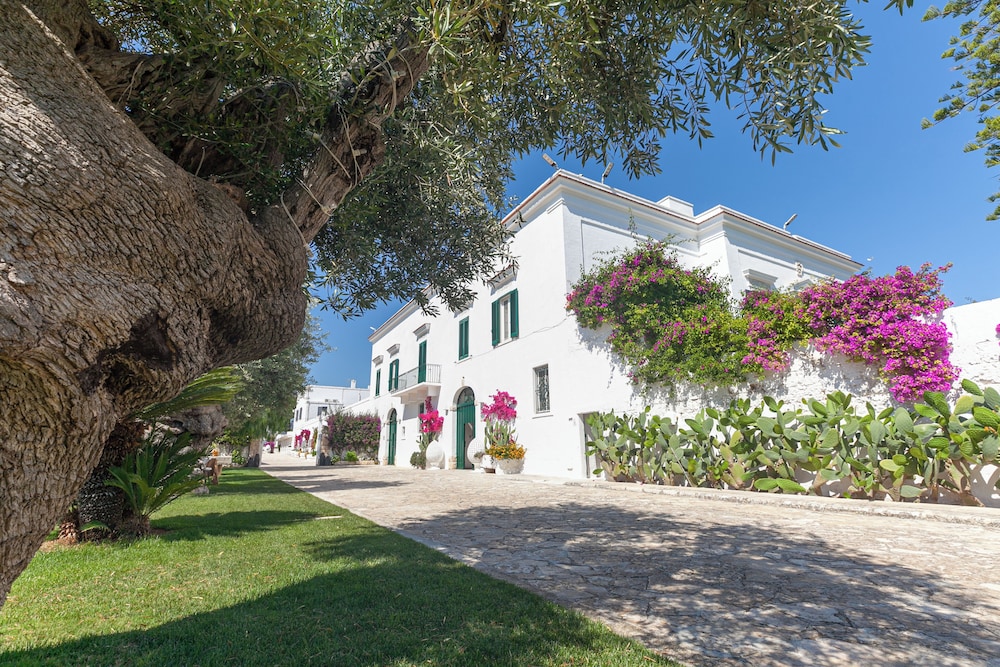 Masseria San Nicola Savelletri B&B — 4-Star Luxury Hotel in Fasano, Italy